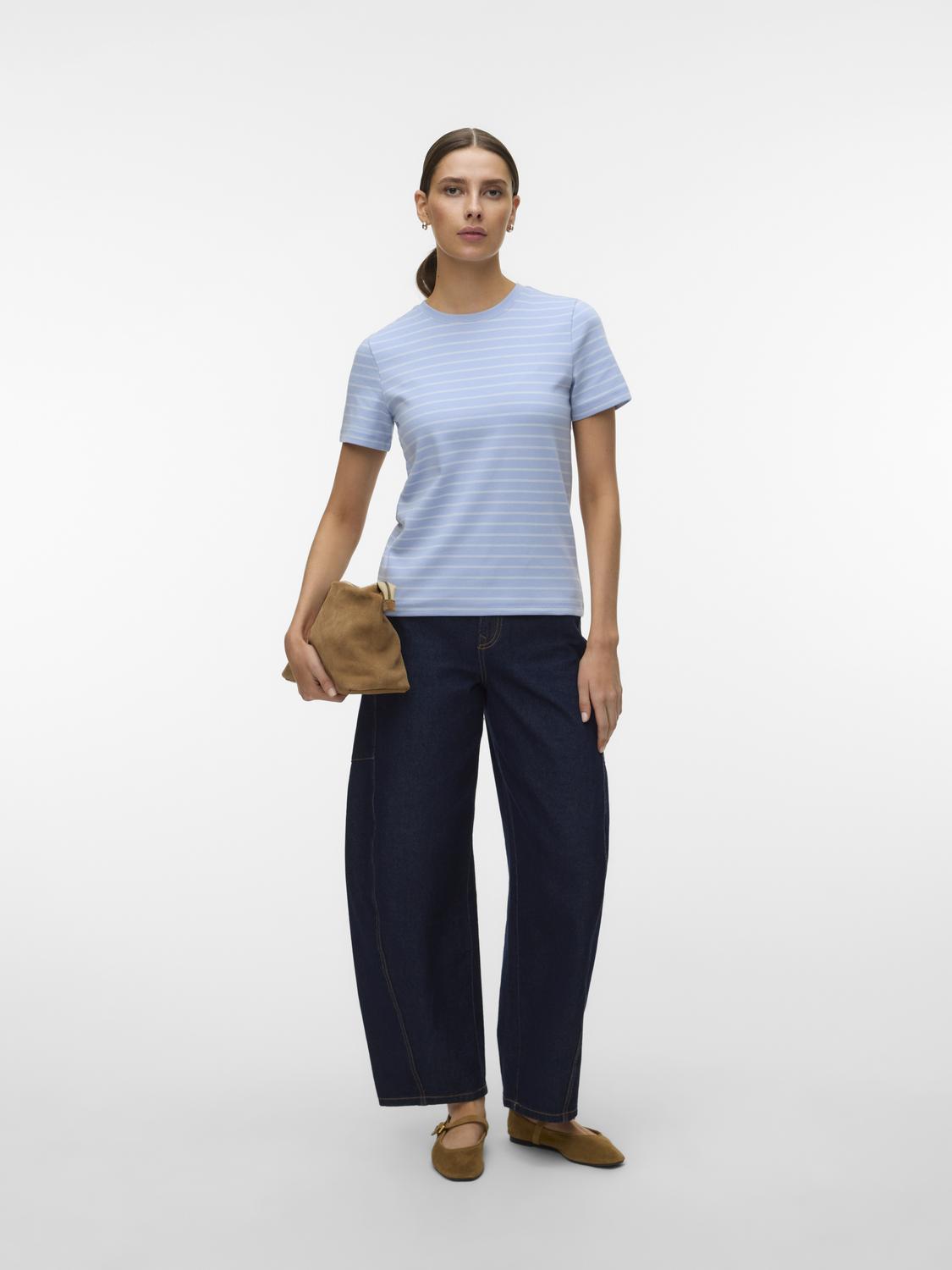 model_shot-front